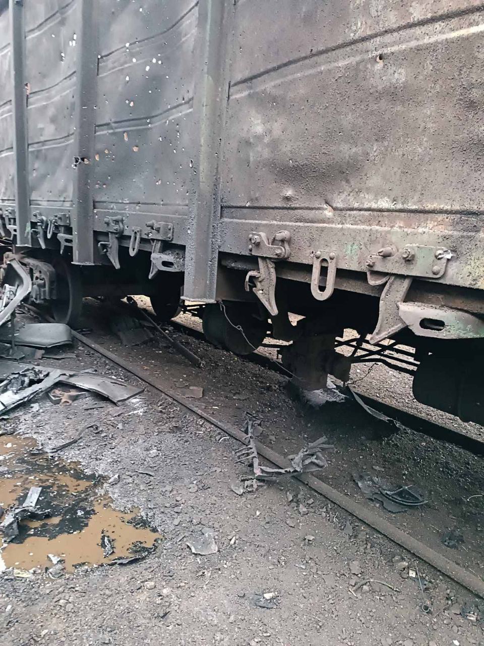 Росіяни вдарили дроном по тепловозу на Запоріжжі